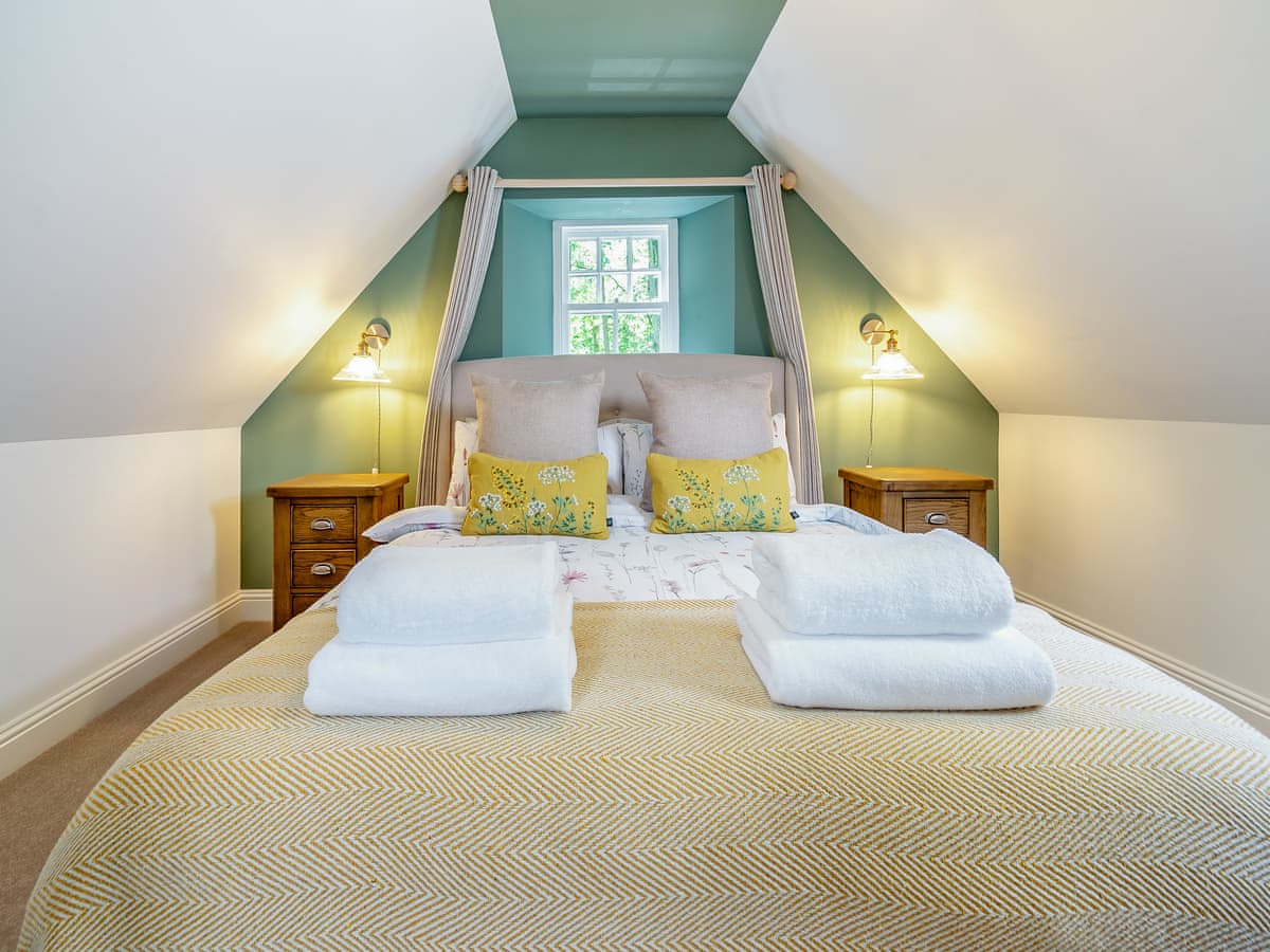 West Lodge, listing photograph 11
