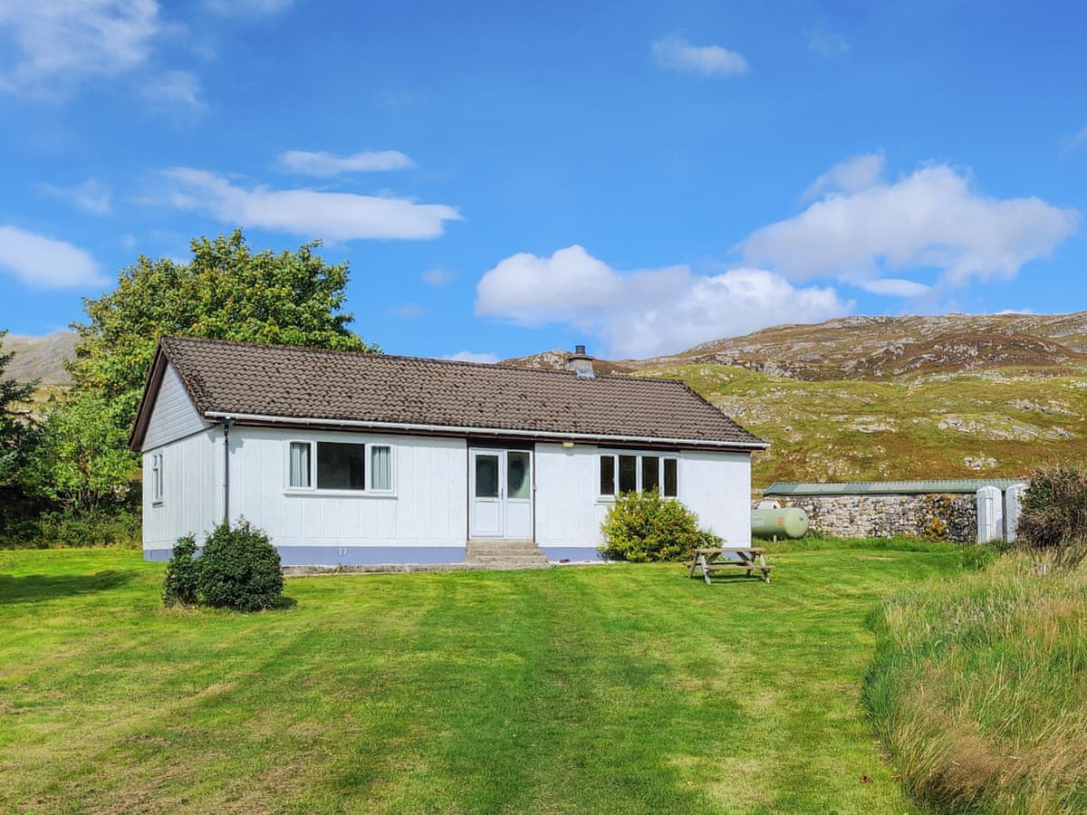 Inchnadamph Lodge properties - Walled Cottage