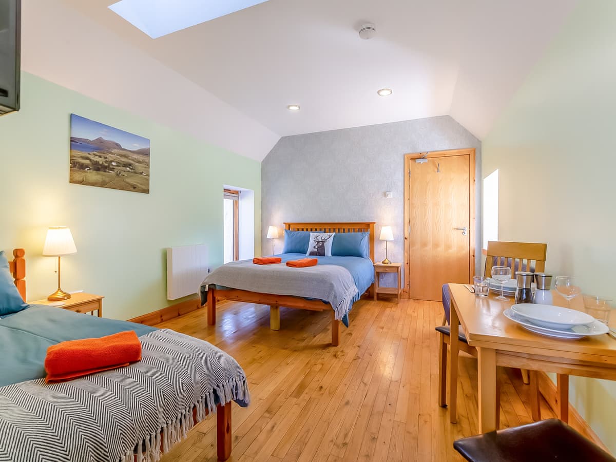 Inchnadamph Lodge Properties - Quinag Studio Apartment, listing photograph 6