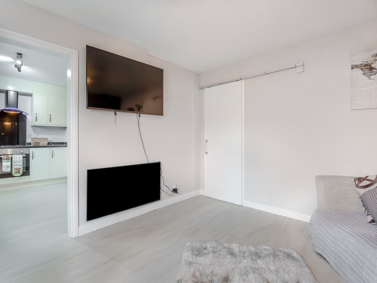 Failte Luxury Apartment, listing photograph 4