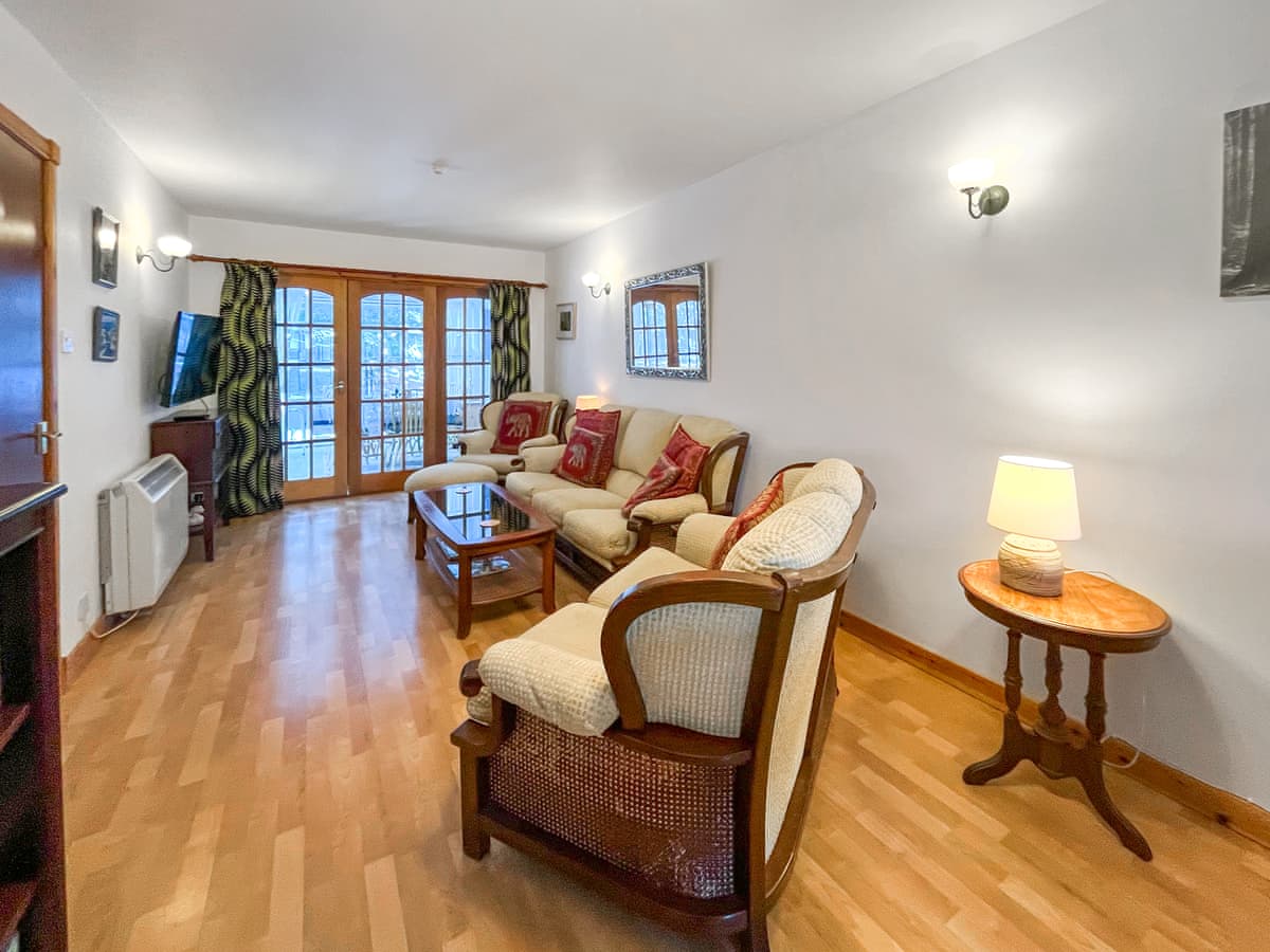 Heath Cottage, listing photograph 3
