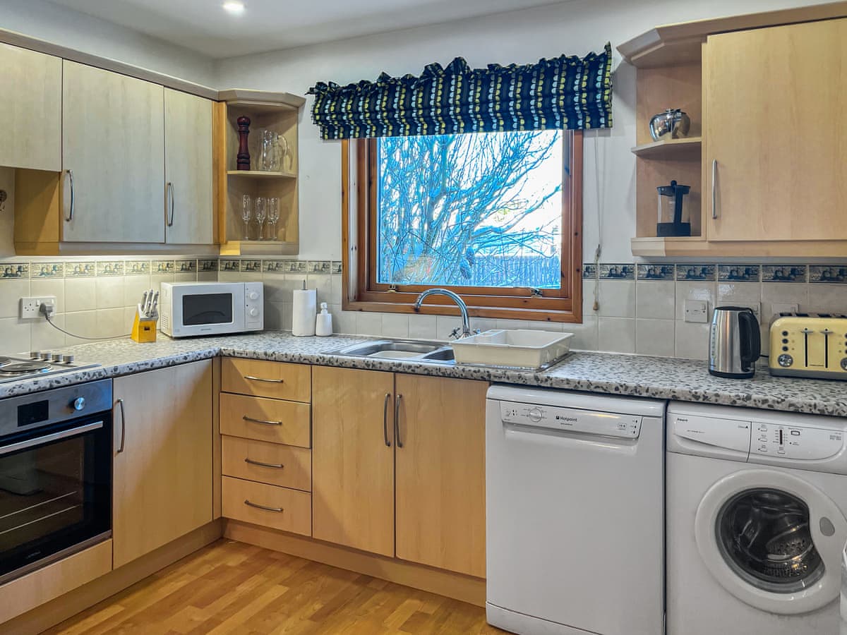 Heath Cottage, listing photograph 9