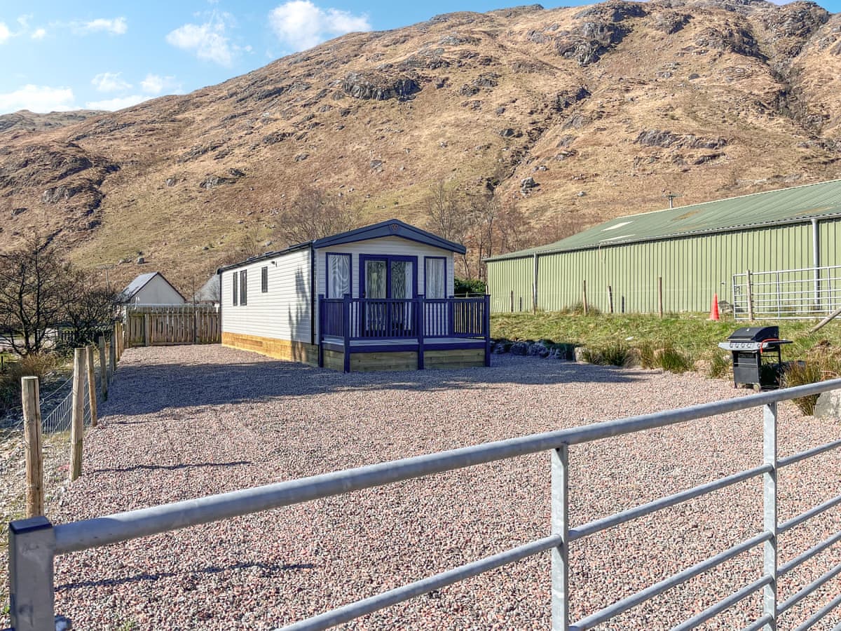 Shepherds Holidays - Katie's Cosy Caravan, listing photograph 11