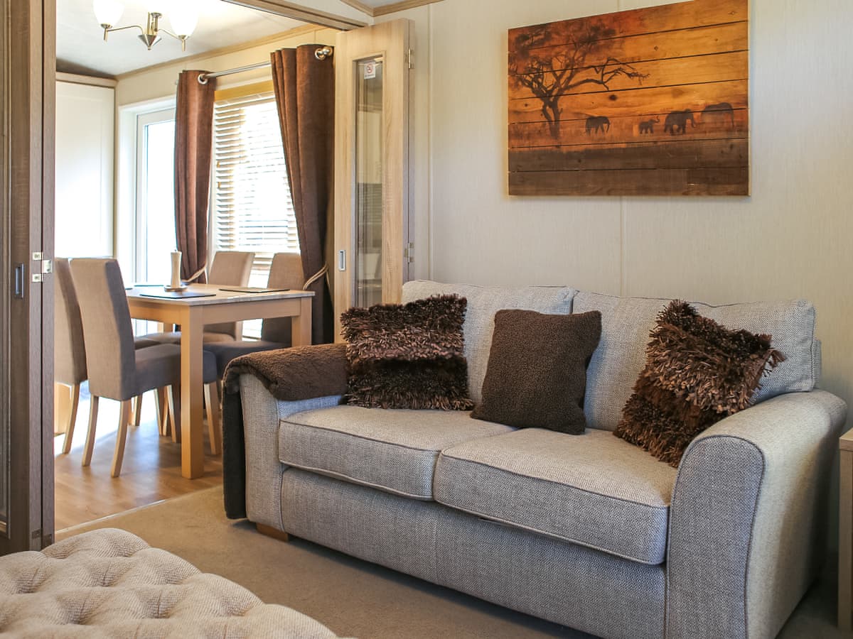 Burnside Lodge, listing photograph 4