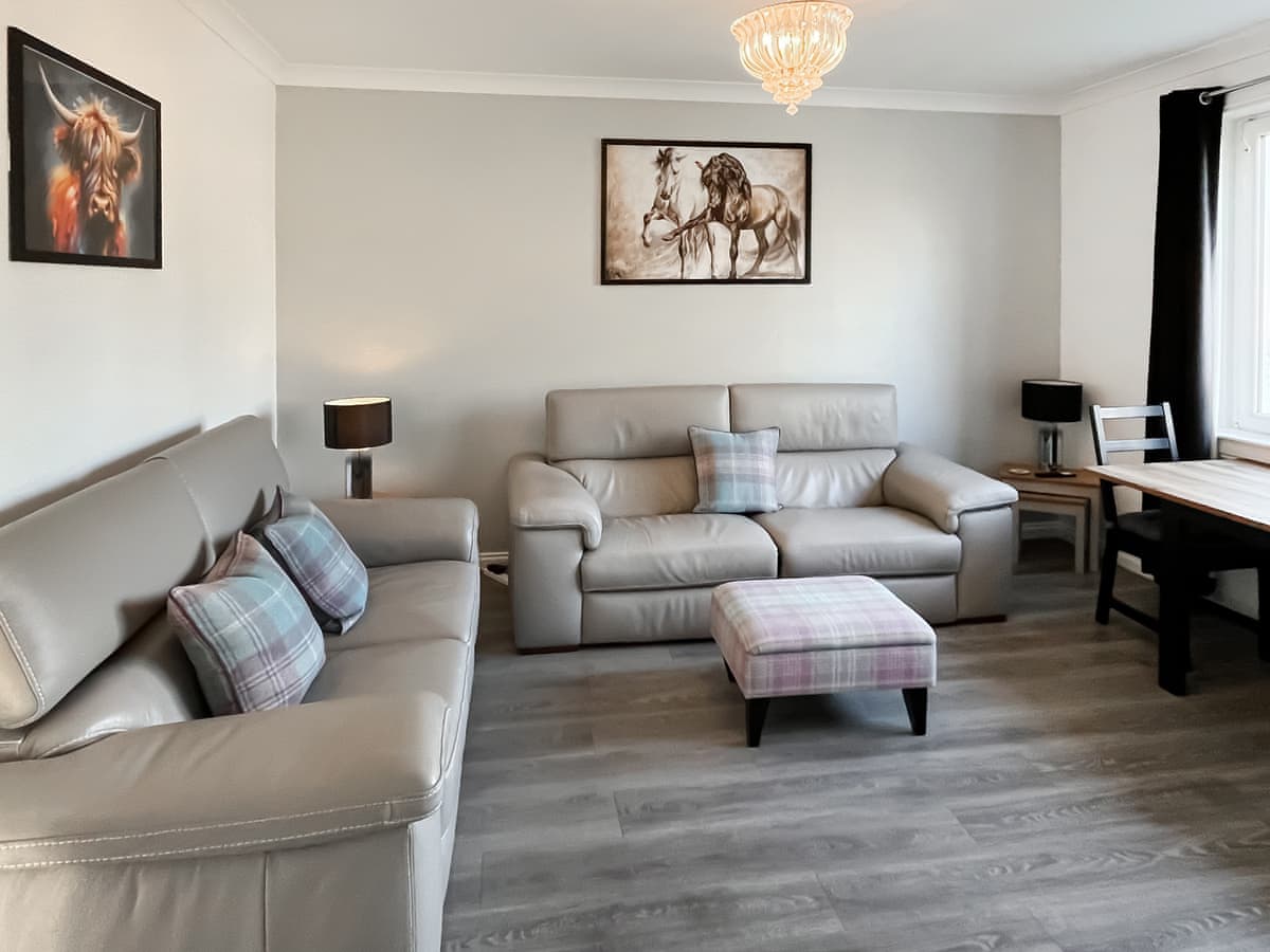 Cambusmoon Apartment, listing photograph 2