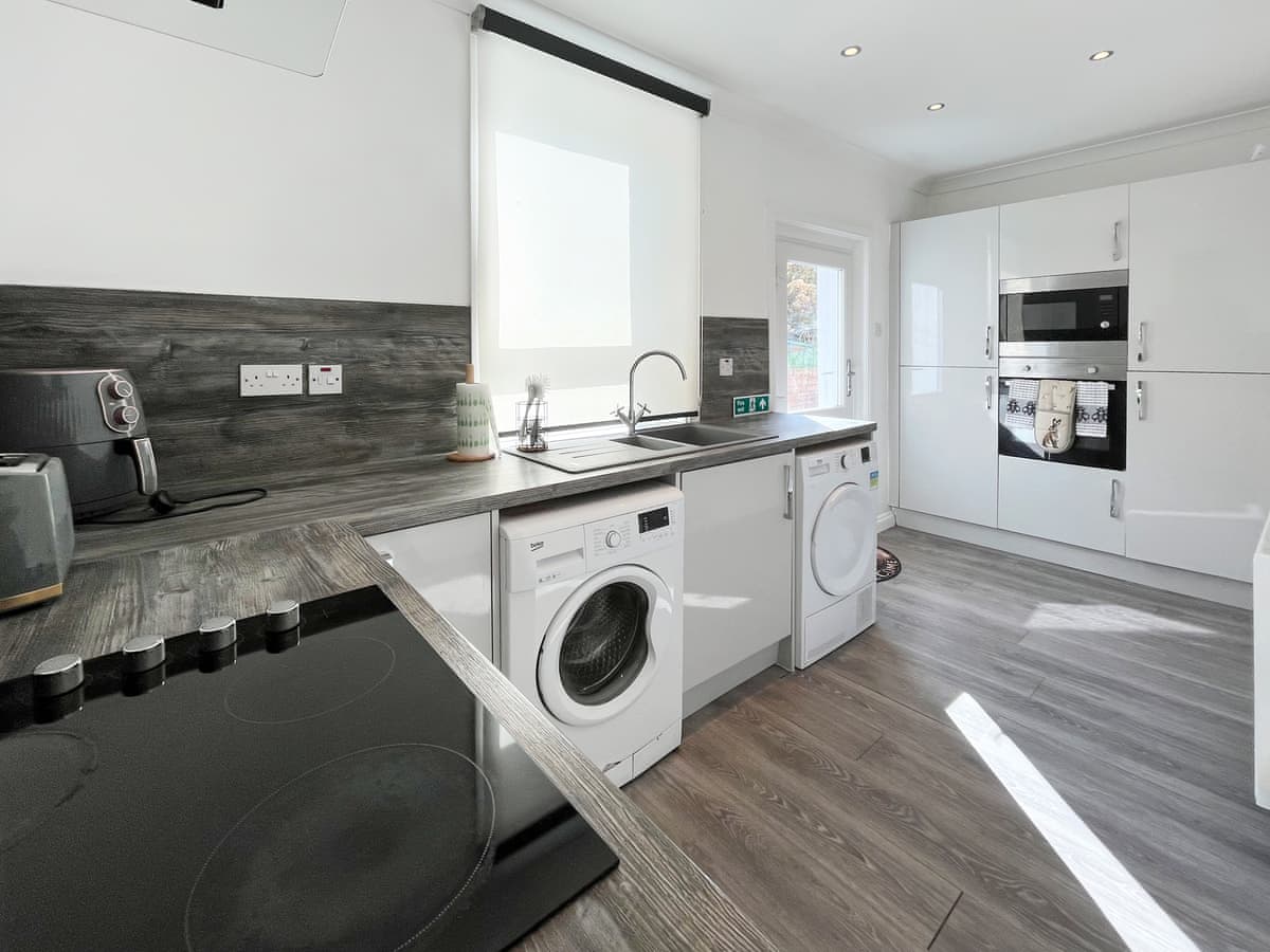 Cambusmoon Apartment, listing photograph 4