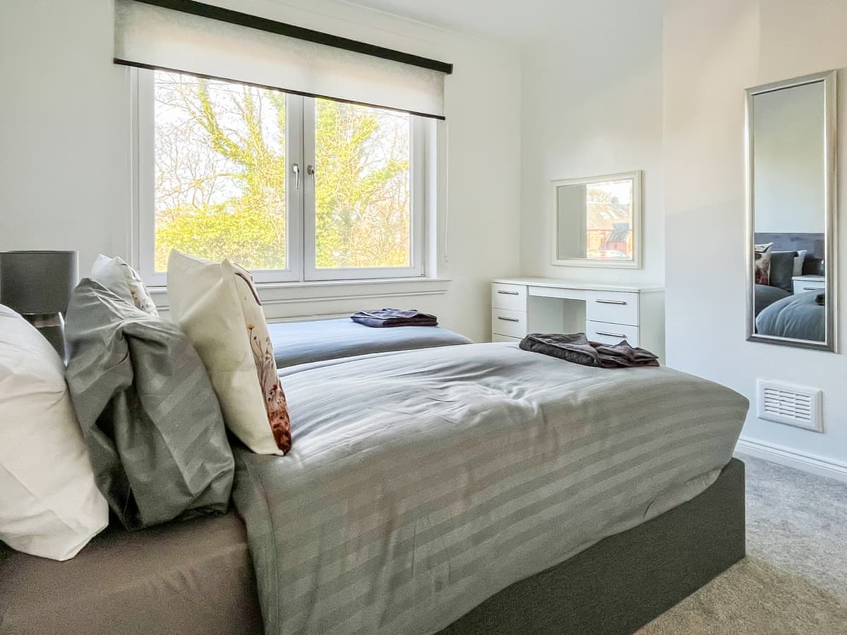 Cambusmoon Apartment, listing photograph 8