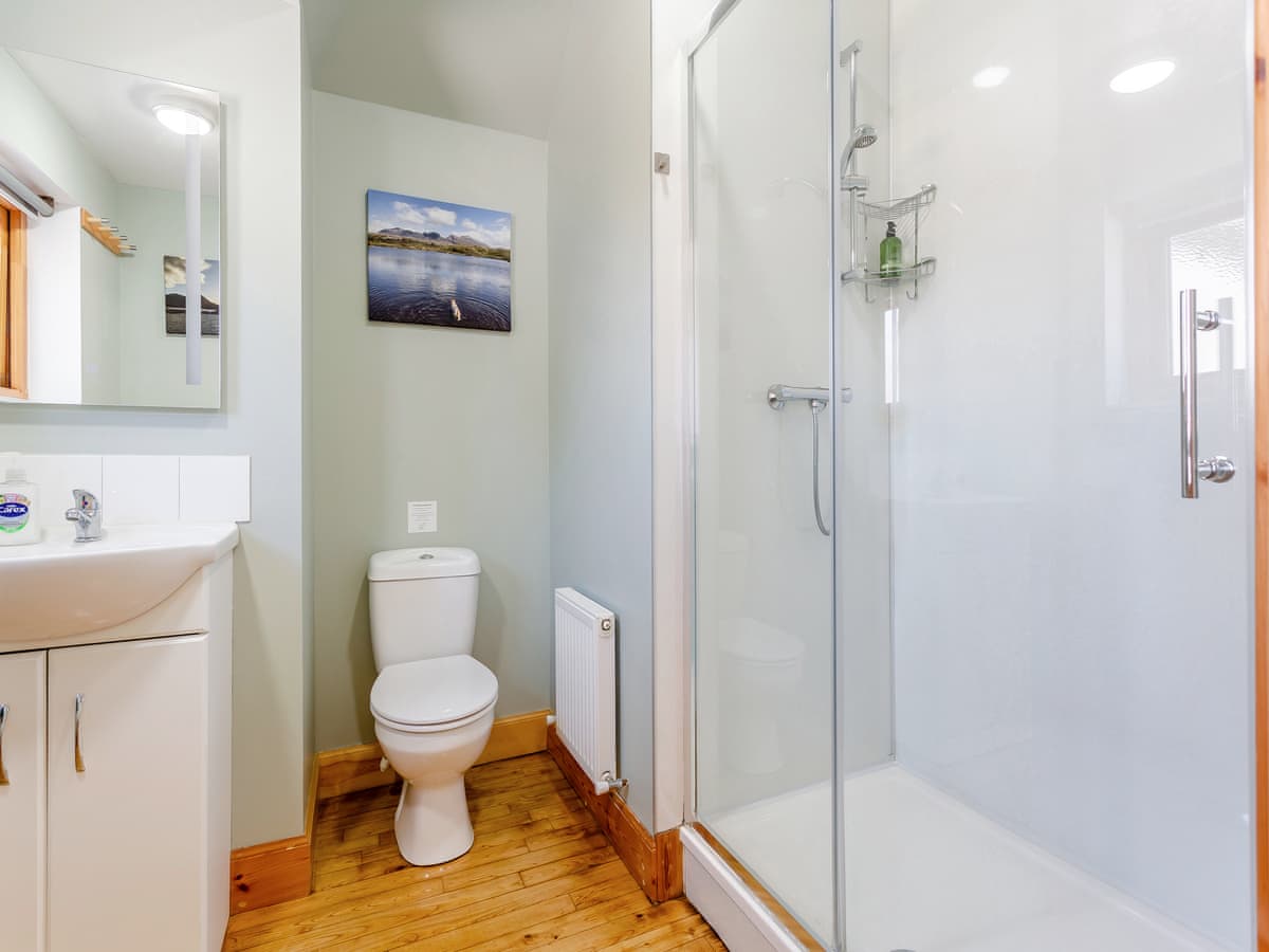 Inchnadamph Lodge Properties - Quinag Studio Apartment, listing photograph 11