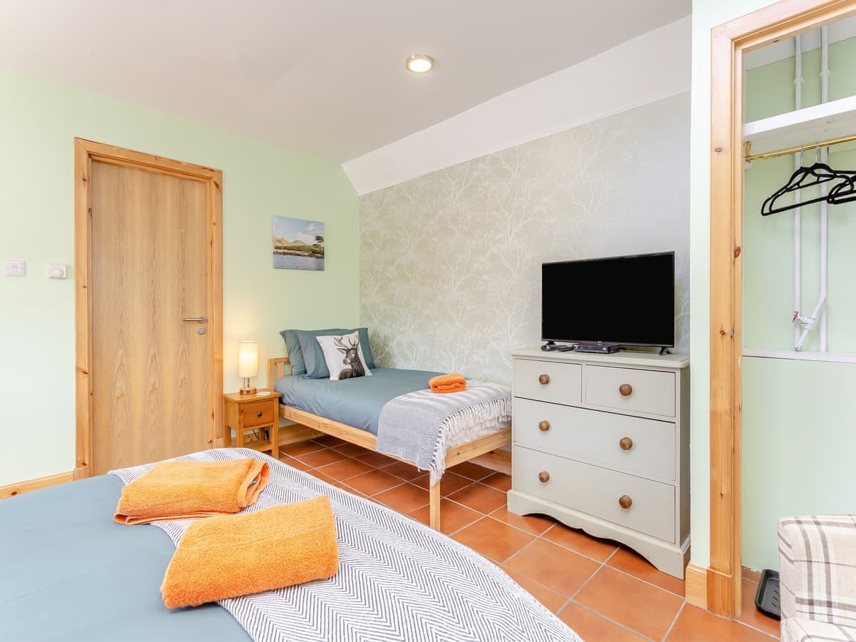 Canisp Studio Apartment, listing photograph 9