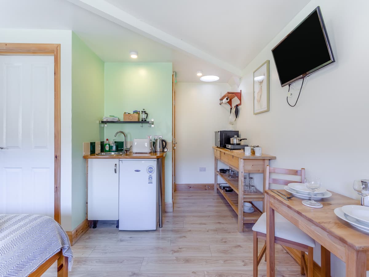 Inchnadamph Lodge Properties - Beinn Uidhe Studio Apartment, listing photograph 3