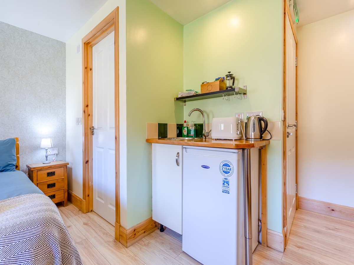 Inchnadamph Lodge Properties - Beinn Uidhe Studio Apartment, listing photograph 11