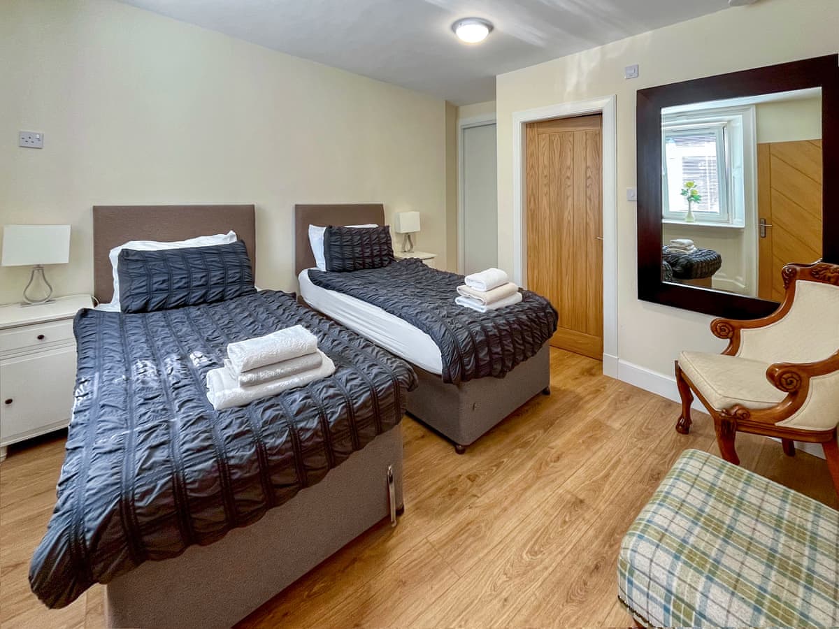 Struan House, listing photograph 10