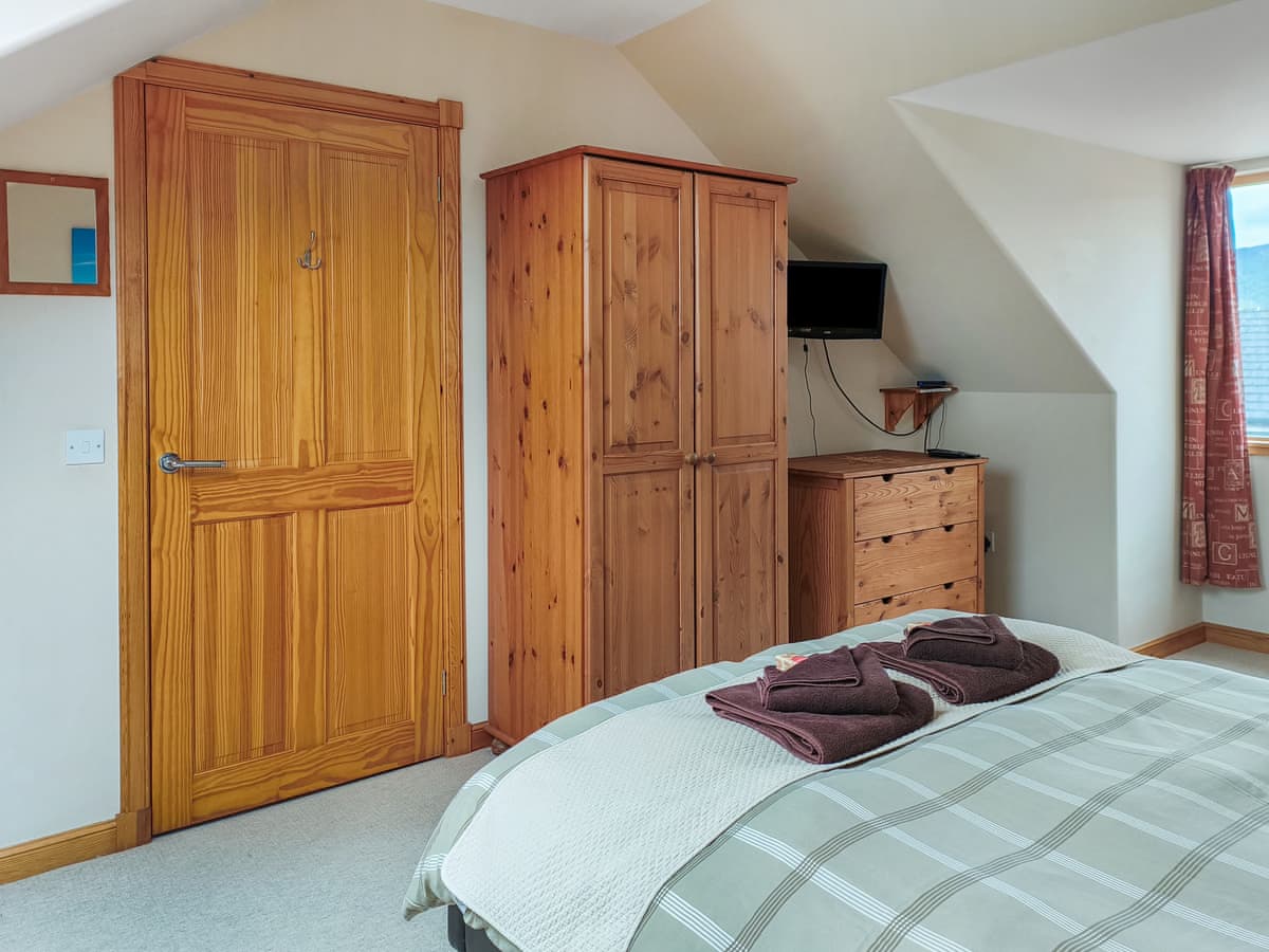 Rowlands, listing photograph 11