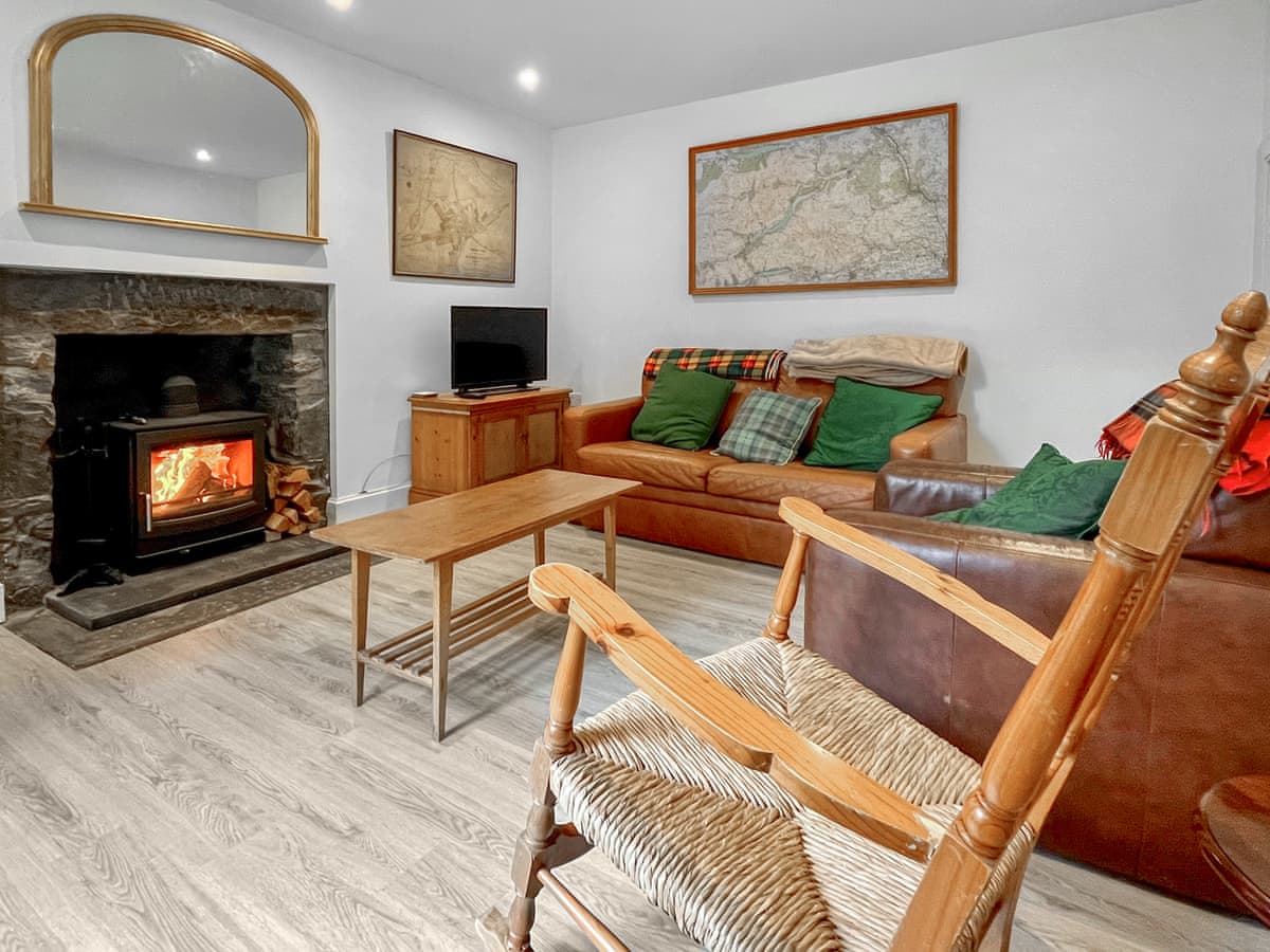 Hillview Holidays - Hillview Cottage, listing photograph 3