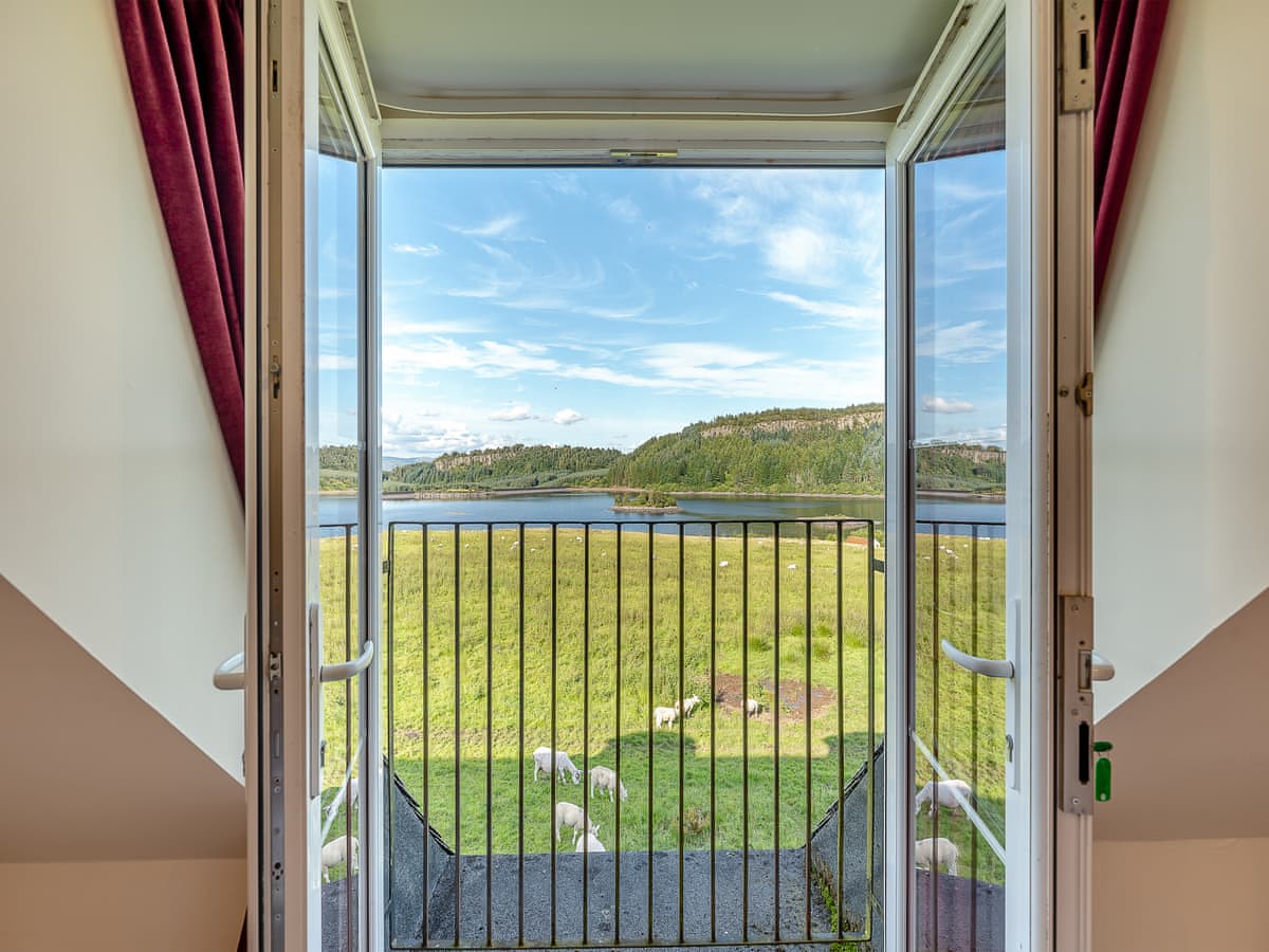 Osprey Hideaways - Kestrel Cottage, listing photograph 11