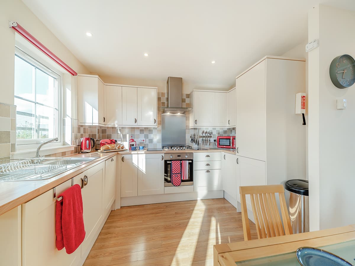 Osprey Hideaways - Buzzard Cottage, listing photograph 10