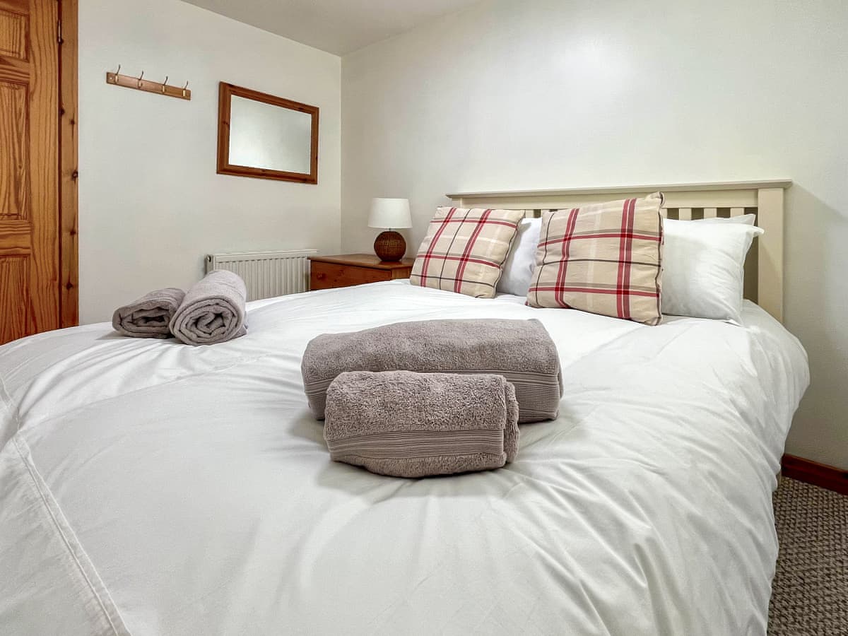 Heathergems Apartment, listing photograph 9
