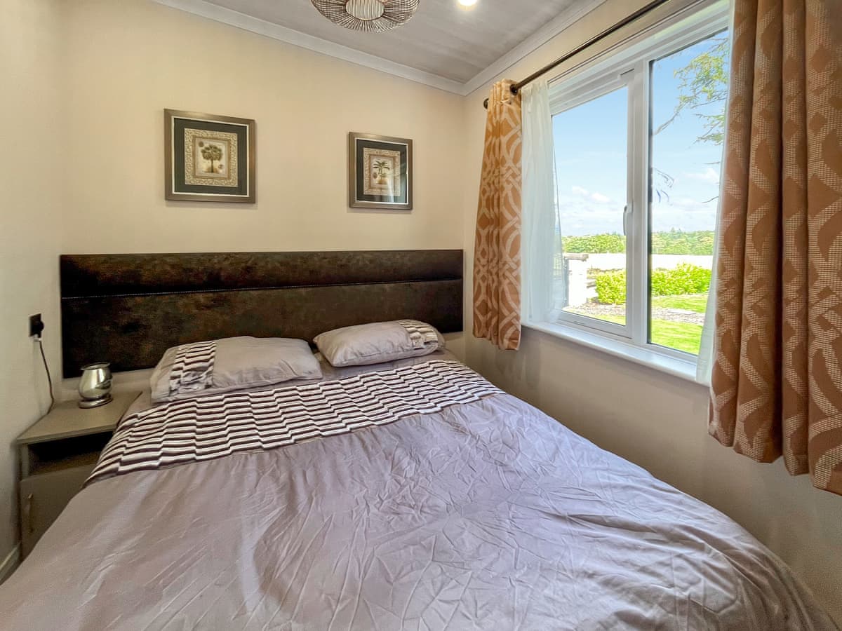 Woodland View, listing photograph 10
