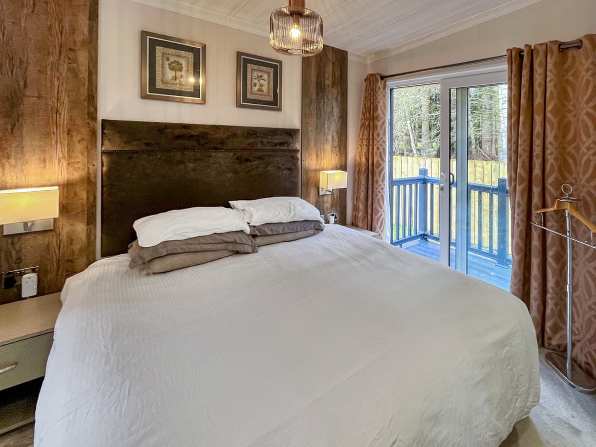 Woodland View, listing photograph 12