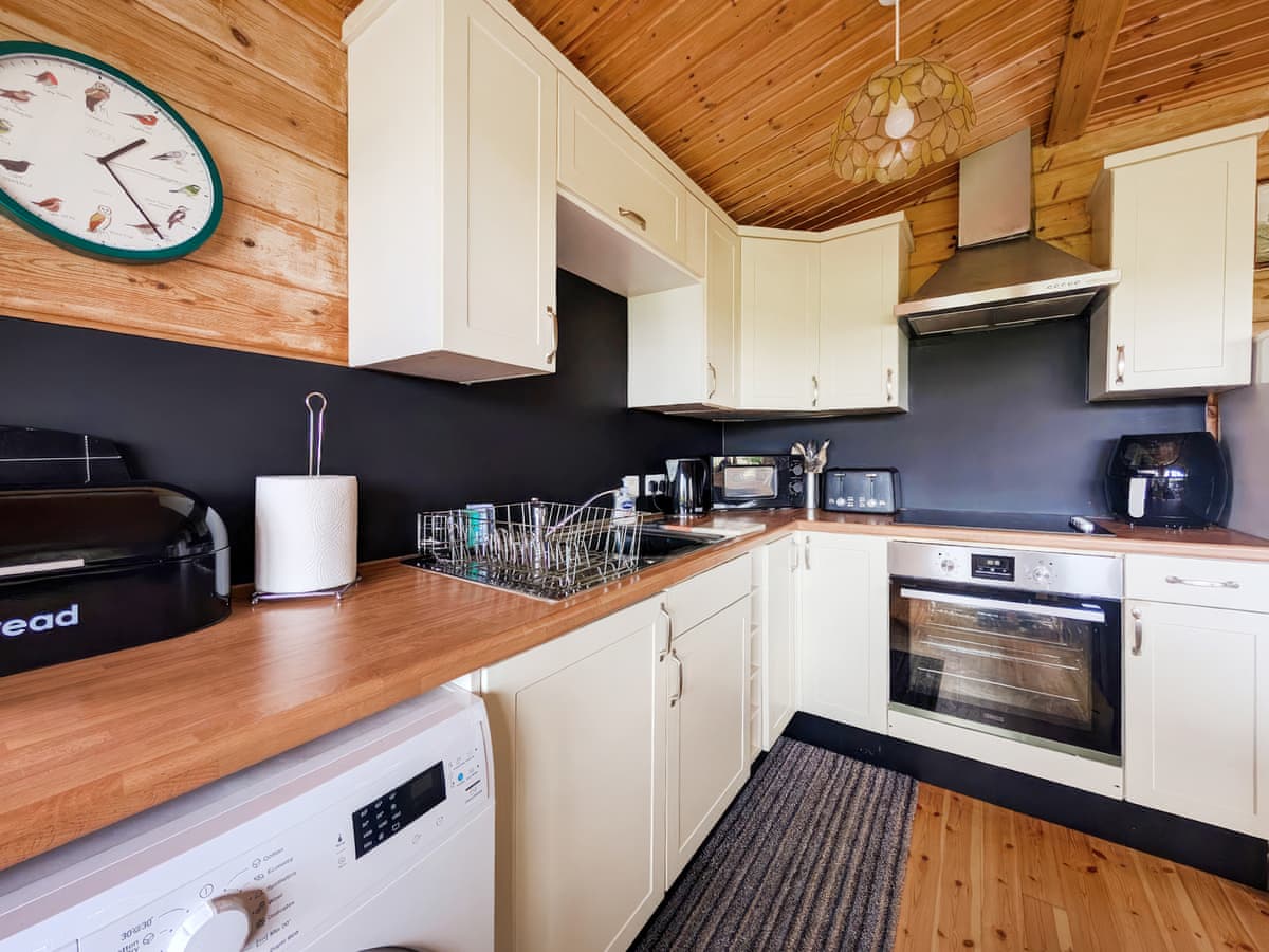 Red Kite Cottage, listing photograph 6