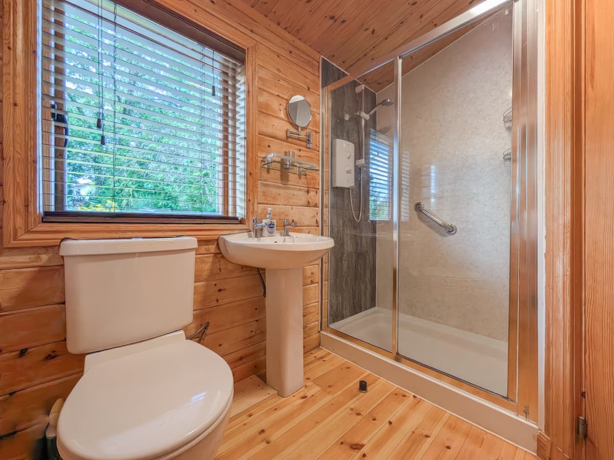 Red Kite Cottage, listing photograph 10