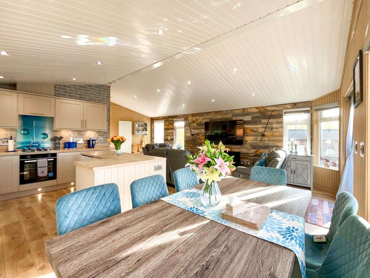 Haven Lodge, listing photograph 3