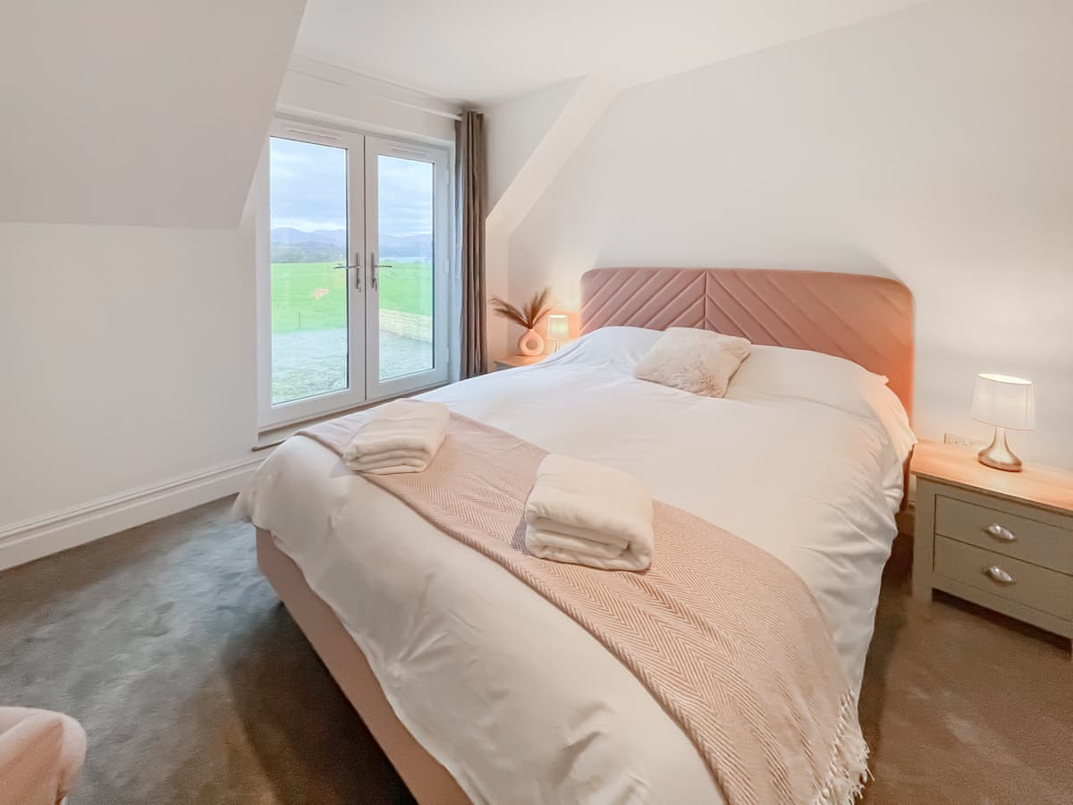 Eriska View, listing photograph 11