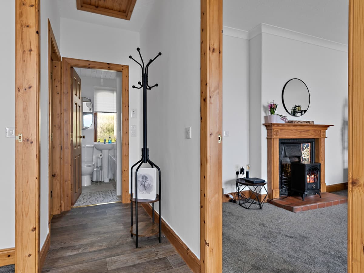 The Waterfall House, listing photograph 12