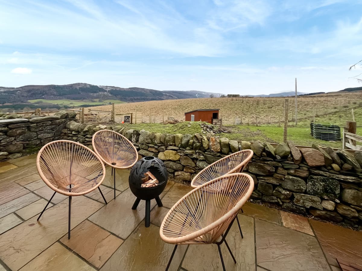 Wellness Cottage at Tomnauld Farm, listing photograph 2