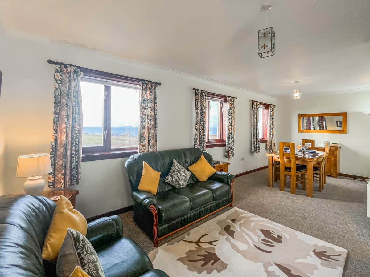 Woodburn Cottage, listing photograph 3
