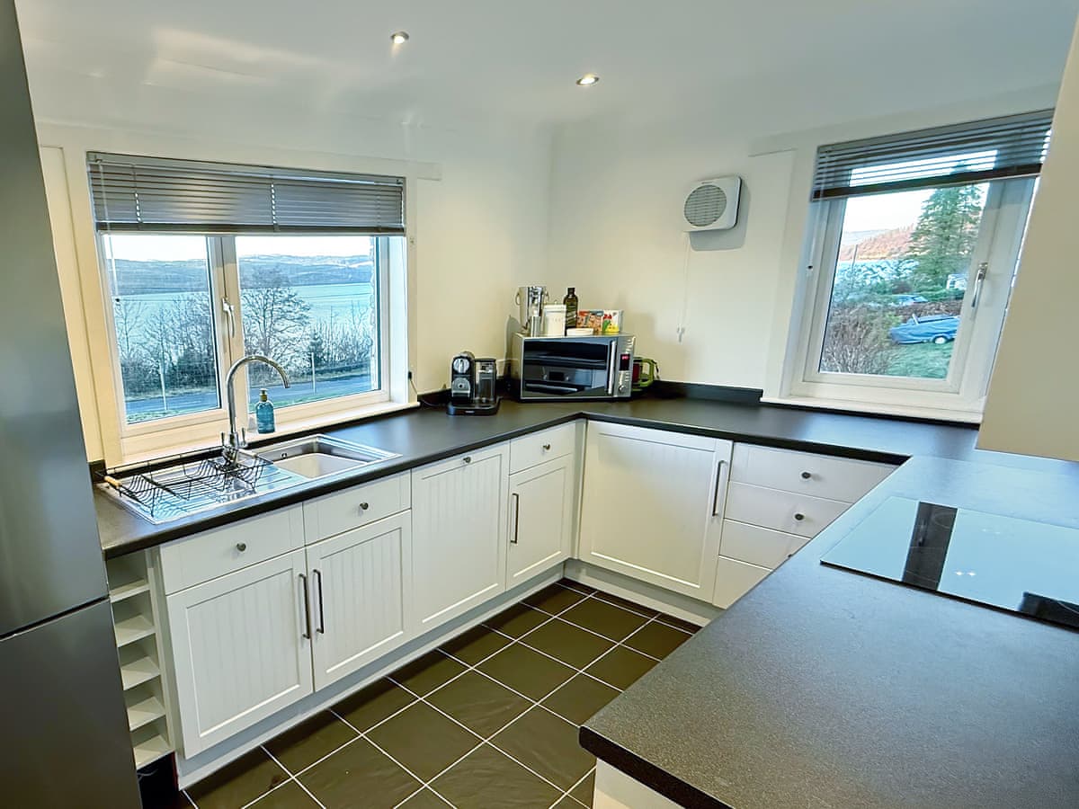 Oaktree Cottage, listing photograph 4