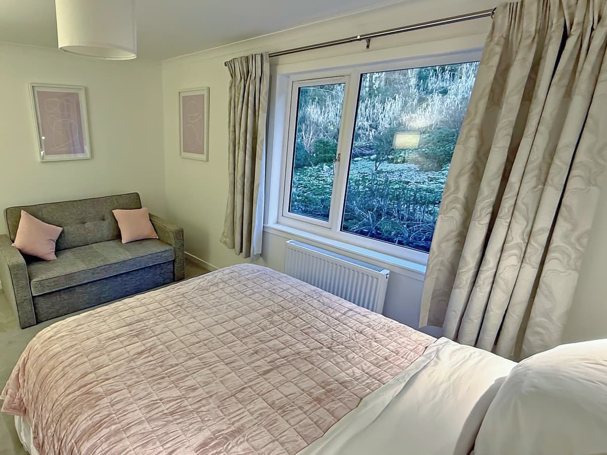 Oaktree Cottage, listing photograph 6