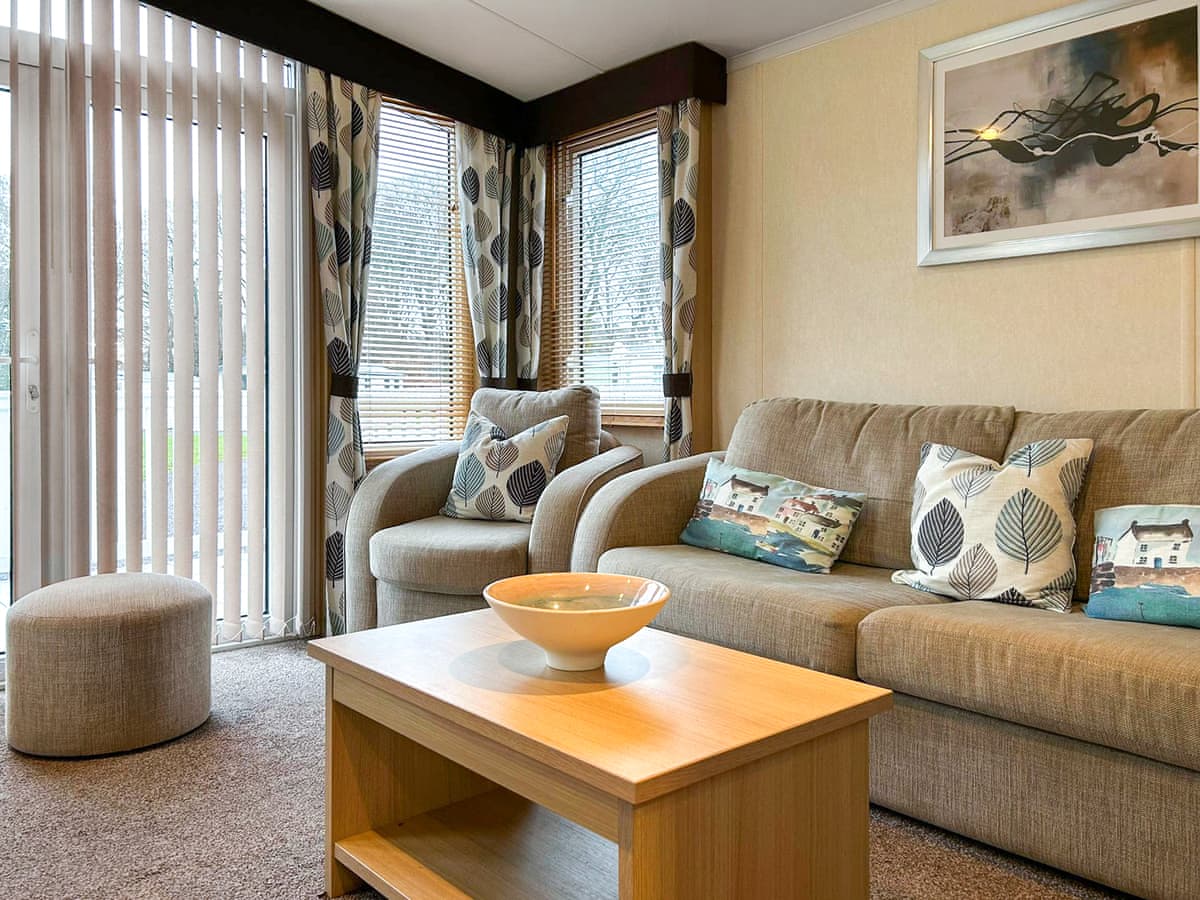 Angus Caravan, listing photograph 3