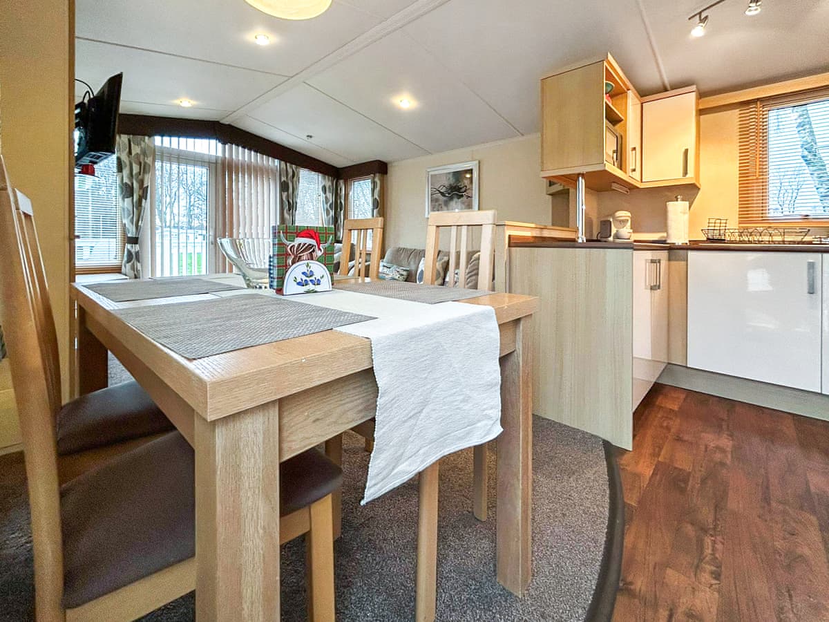 Angus Caravan, listing photograph 7