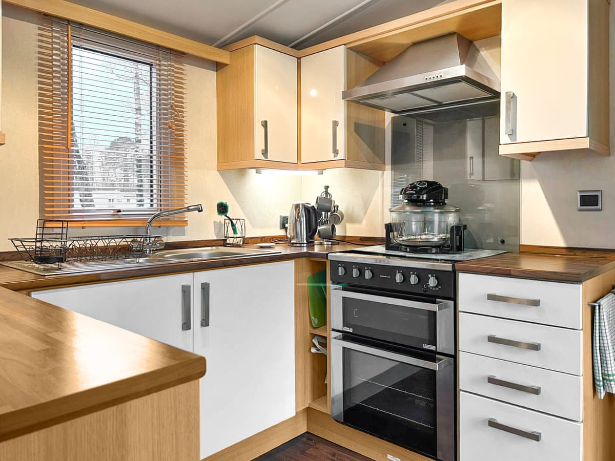 Angus Caravan, listing photograph 8
