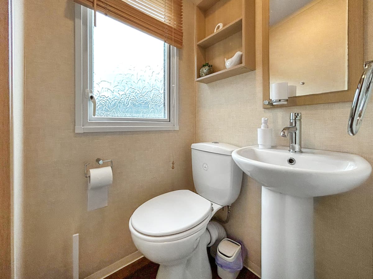 Angus Caravan, listing photograph 12