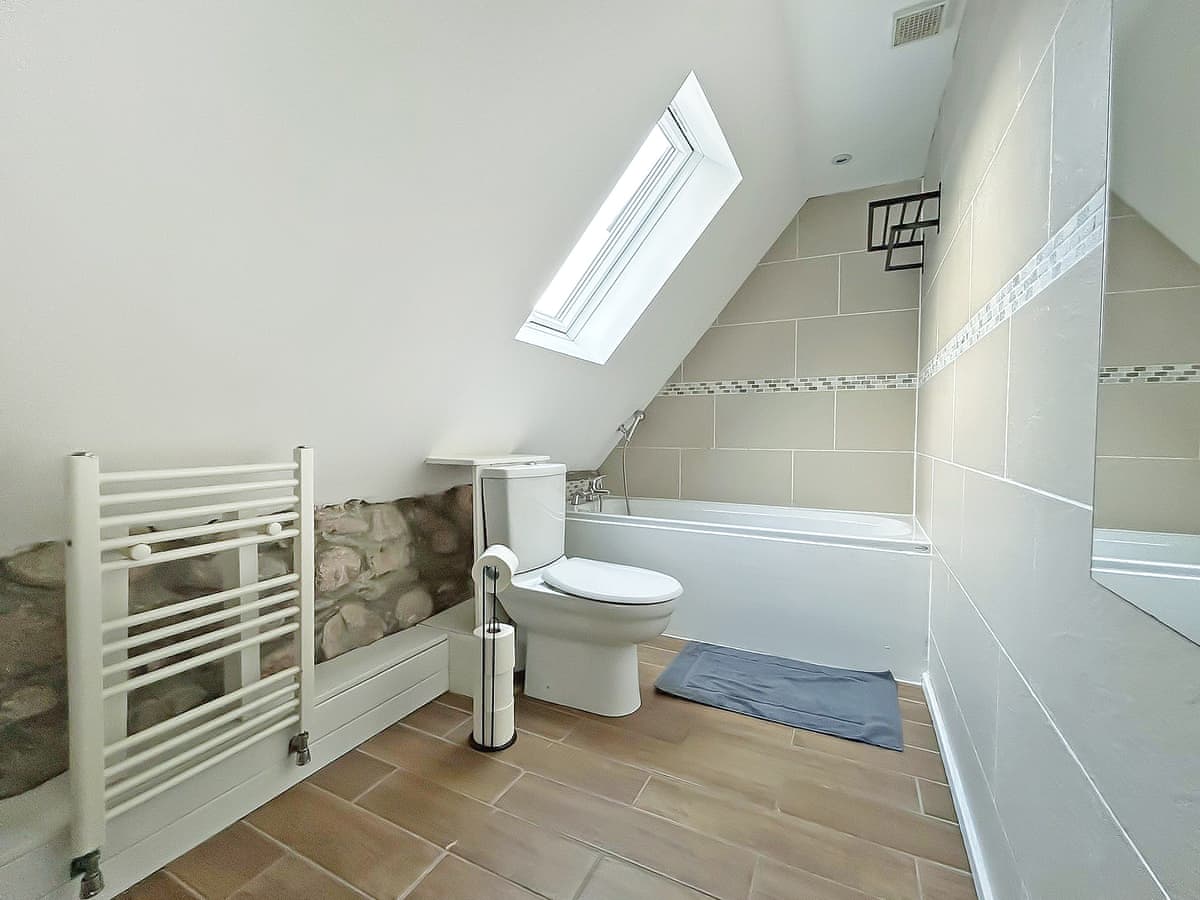 Woodend, listing photograph 9