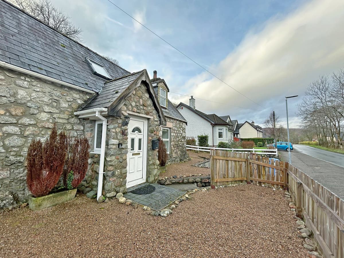 Woodend, listing photograph 12