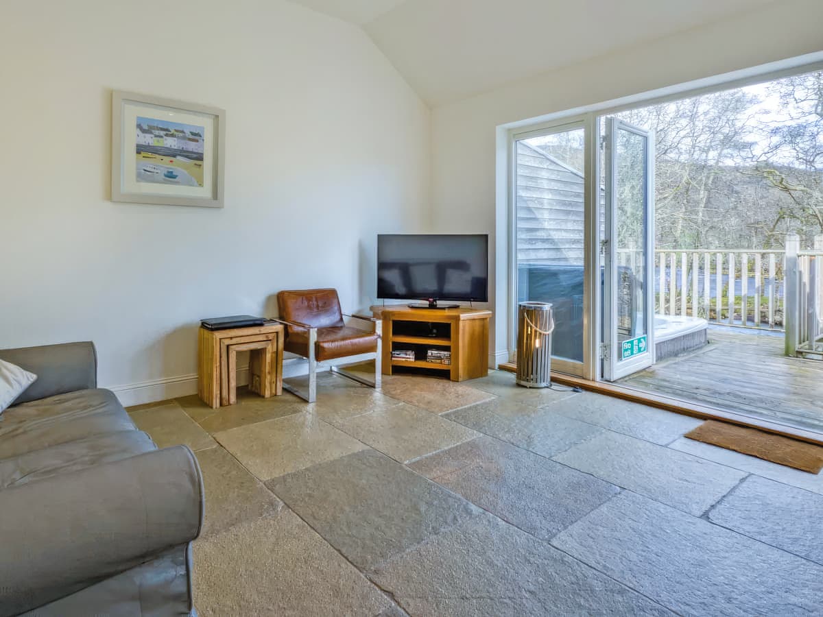 Crianlarich Retreats - Garth Cottage, listing photograph 2