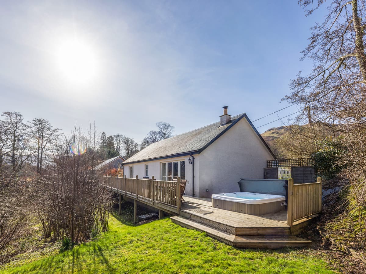 Crianlarich Retreats - Ghillie's Cottage