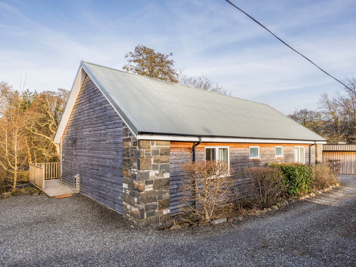 Crianlarich Retreats - Almond Cottage - Riverside Hideaway