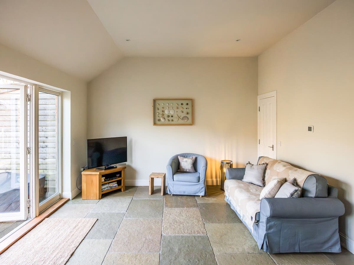 Crianlarich Retreats - Almond Cottage - Riverside Hideaway, listing photograph 3