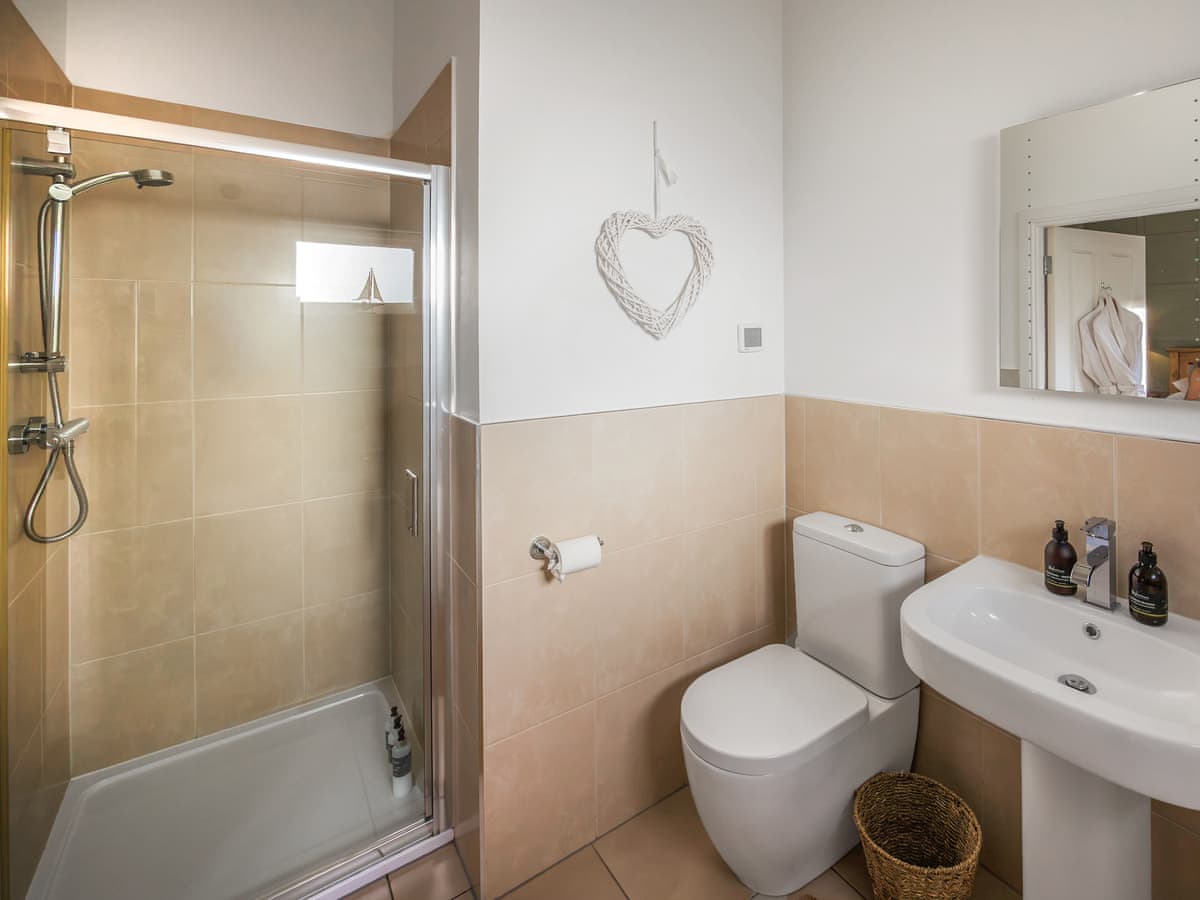 Crianlarich Retreats - Almond Cottage - Riverside Hideaway, listing photograph 10