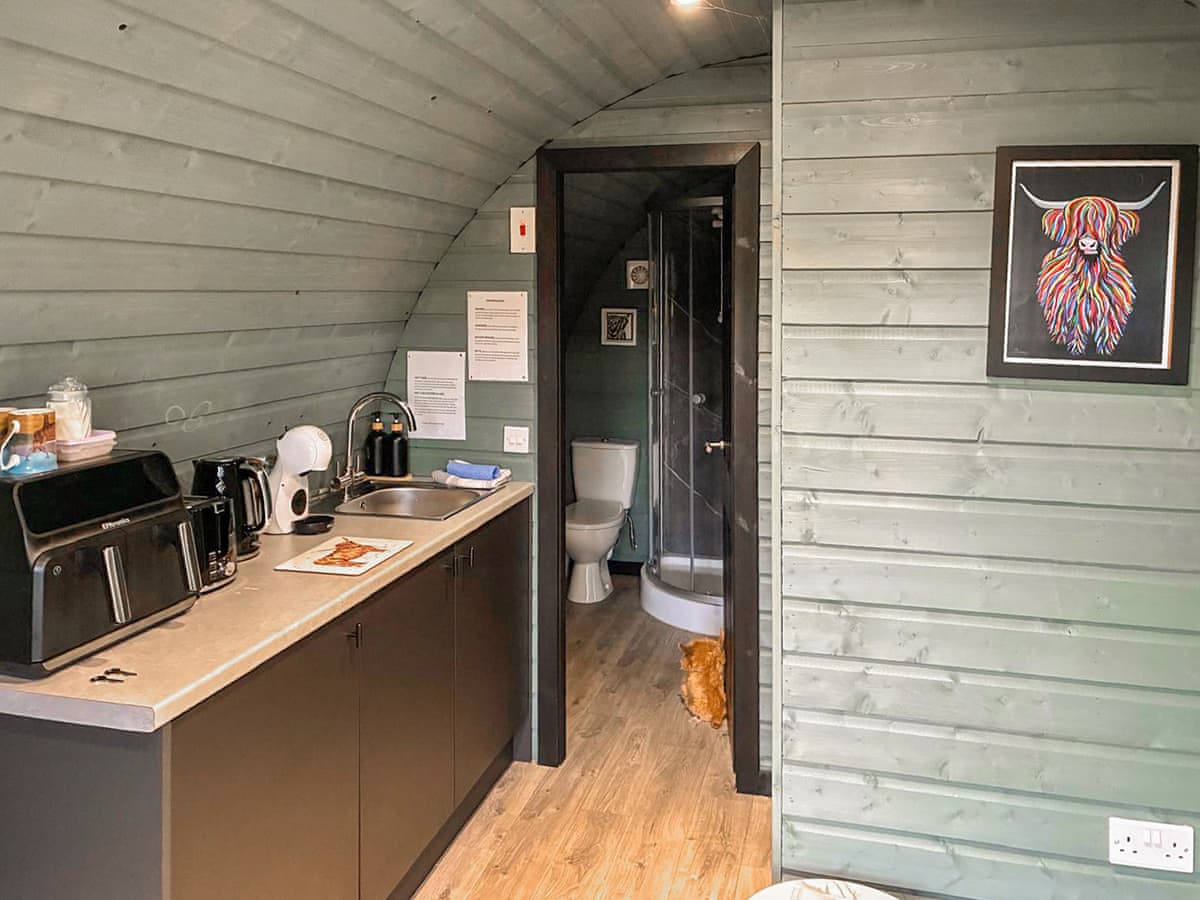 Leraigs Glen Farm Pods - Jura Pod, listing photograph 3