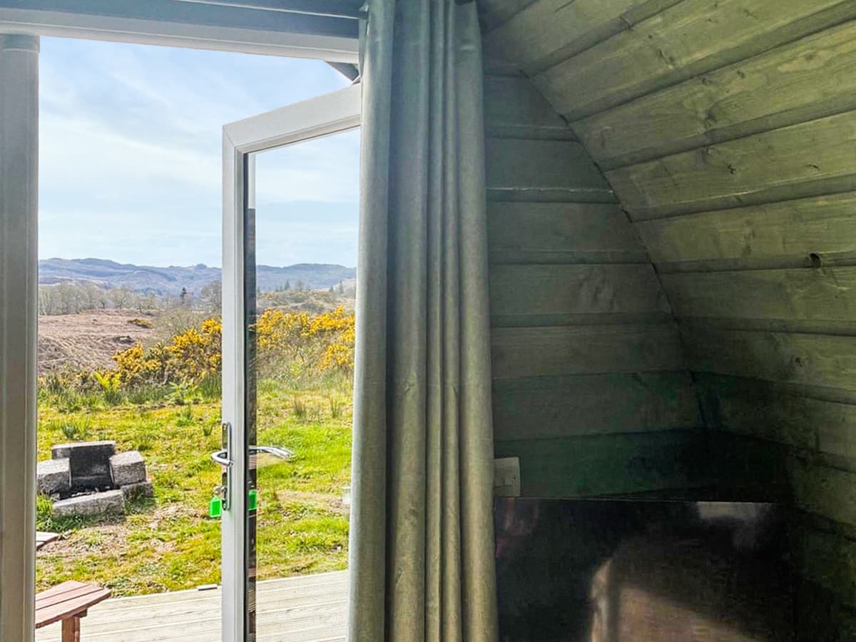Leraigs Glen Farm Pods - Jura Pod, listing photograph 5