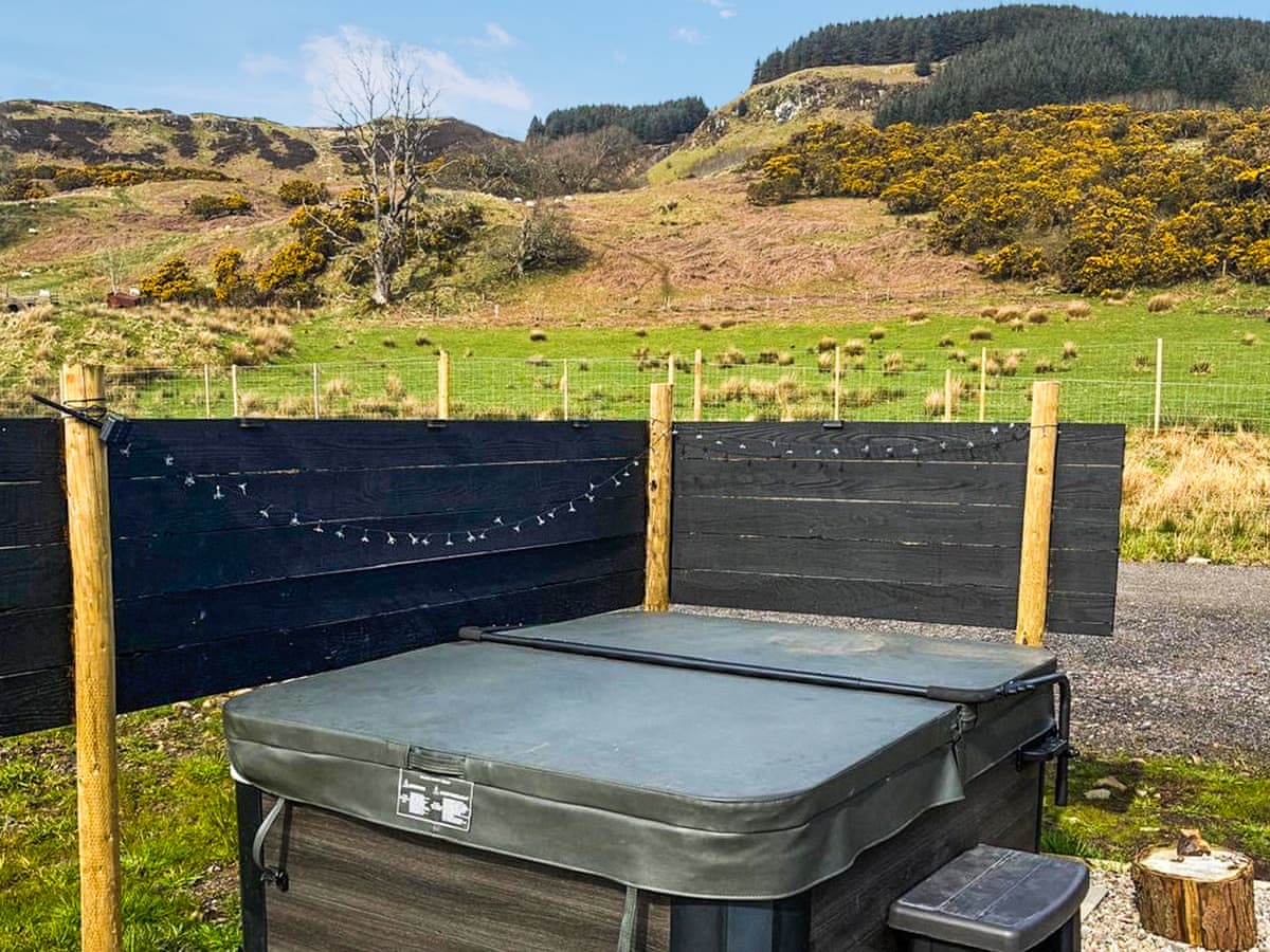 Leraigs Glen Farm Pods - Oban Pod, listing photograph 2
