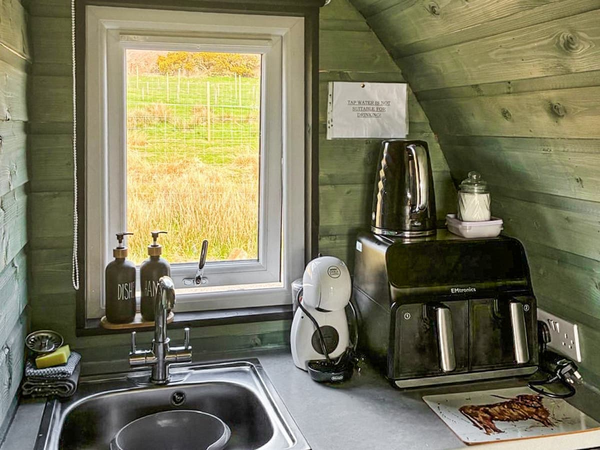 Leraigs Glen Farm Pods - Oban Pod, listing photograph 7