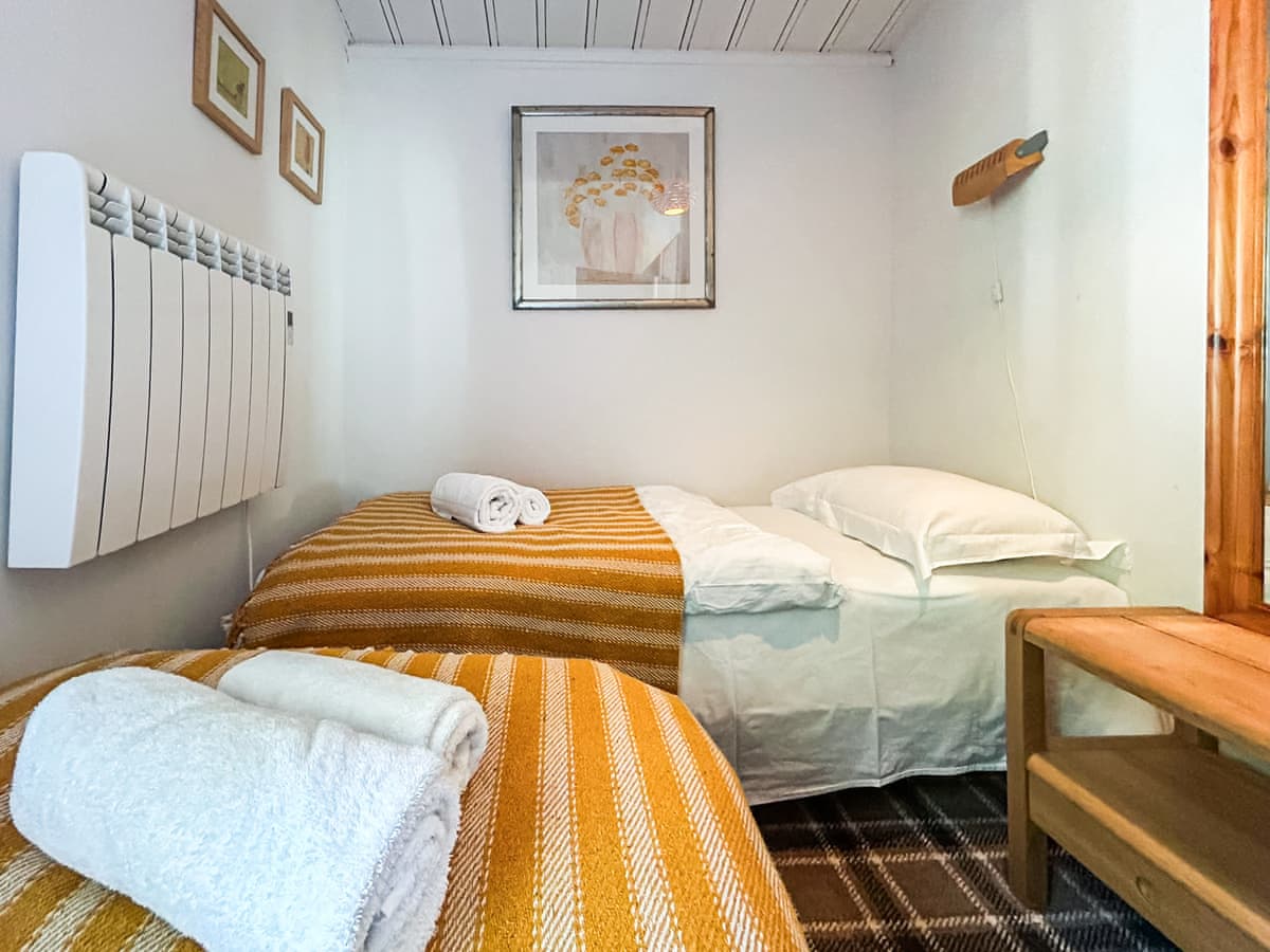 Lochend Chalets - Log Cabin 10, listing photograph 10