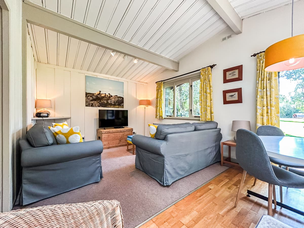 Lochend chalets - Log Cabin 1, listing photograph 2