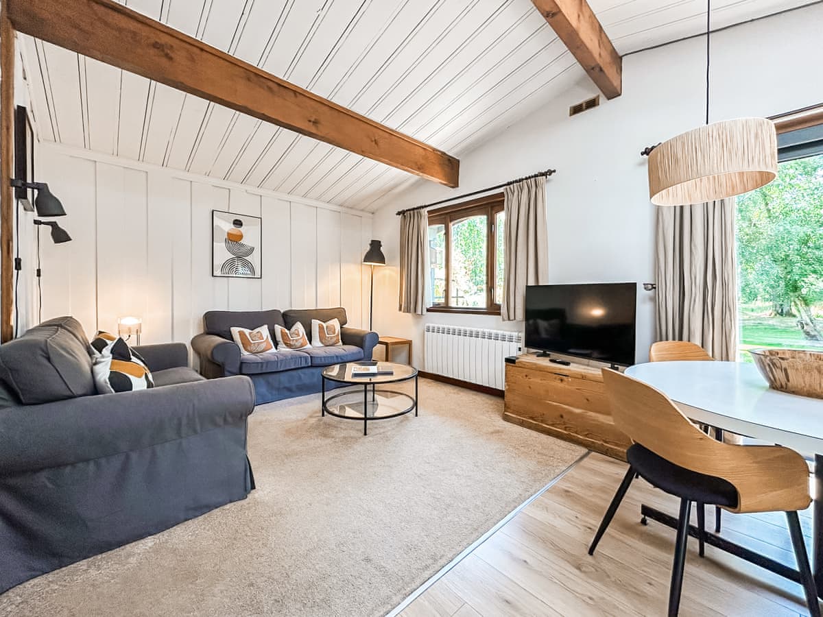 Lochend Chalets - Log Cabin 9, listing photograph 3